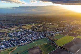 Vue d'oiseau de Steinfeld dans le département Rhénanie-Palatinat, Allemagne