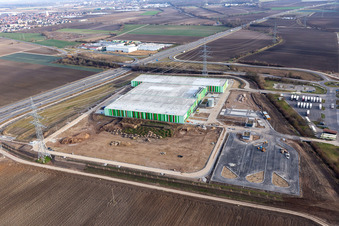 Vue aérienne de Chantier de construction du nouveau bâtiment du Pfalzmarkt for Fruit and Vegetables eG à Mutterstadt dans le département Rhénanie-Palatinat, Allemagne