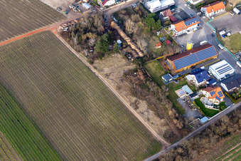 Vue oblique de Dans la zone industrielle de Nauroth. HWP, fabricant de meubles à Ellerstadt dans le département Rhénanie-Palatinat, Allemagne
