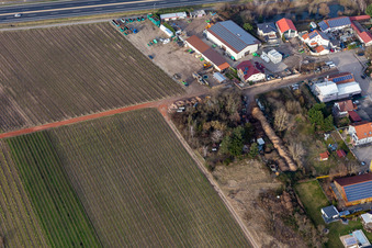 Vue aérienne de Dans la zone industrielle de Nauroth. Réduction sur les pneus de voiture. à Ellerstadt dans le département Rhénanie-Palatinat, Allemagne