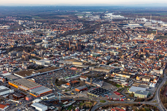 Vue aérienne de OBI à Worms dans le département Rhénanie-Palatinat, Allemagne