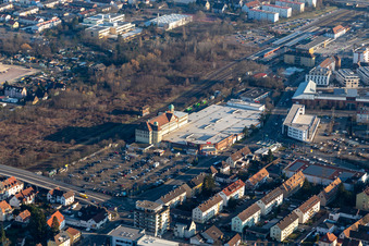 Vue aérienne de Réel avant la fermeture à Landau in der Pfalz dans le département Rhénanie-Palatinat, Allemagne