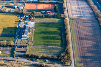 Vue aérienne de Association de gymnastique et de sport 03 eV à Lingenfeld dans le département Rhénanie-Palatinat, Allemagne