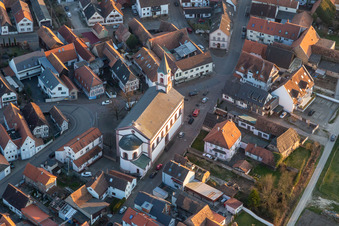 Vue aérienne de Église Neupotz à Neupotz dans le département Rhénanie-Palatinat, Allemagne