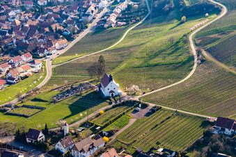 Vue aérienne de Chapelle Saint-Denys (du Mariage) à le quartier Gleiszellen in Gleiszellen-Gleishorbach dans le département Rhénanie-Palatinat, Allemagne