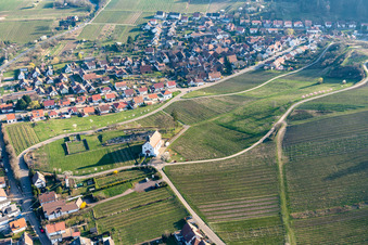 Vue oblique de Chapelle Saint-Denys (du Mariage) à le quartier Gleiszellen in Gleiszellen-Gleishorbach dans le département Rhénanie-Palatinat, Allemagne
