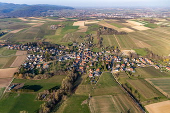 Oberhoffen-lès-Wissembourg dans le département Bas Rhin, France hors des airs
