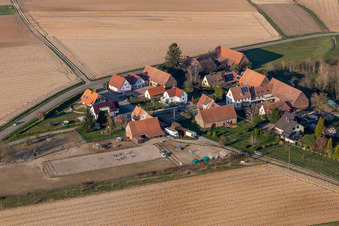 Vue aérienne de Frohnackerhof à Seebach dans le département Bas Rhin, France