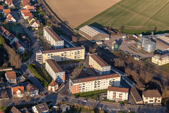 Vue aérienne de Cité de la Chapelle à Lauterbourg dans le département Bas Rhin, France
