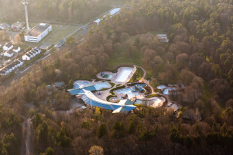 Vue aérienne de Parc aquatique de Wörth à Wörth am Rhein dans le département Rhénanie-Palatinat, Allemagne