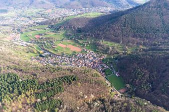 Vue oblique de Quartier Gräfenhausen in Annweiler am Trifels dans le département Rhénanie-Palatinat, Allemagne