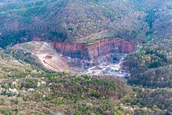 Vue aérienne de Granit du Palatinat à Waldhambach dans le département Rhénanie-Palatinat, Allemagne