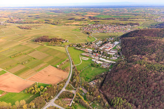Vue aérienne de Pfalzklinik Landeck depuis le nord-ouest à Klingenmünster dans le département Rhénanie-Palatinat, Allemagne