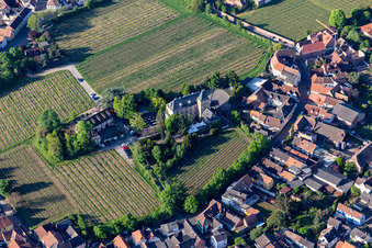 Hôtel Schloß Edesheim, Hôtels privés Dr. Lohbeck GmbH & Co. KG à Edesheim dans le département Rhénanie-Palatinat, Allemagne hors des airs