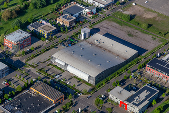Vue aérienne de Eberspächer Controls Landau GmbH & Co. KG à le quartier Queichheim in Landau in der Pfalz dans le département Rhénanie-Palatinat, Allemagne