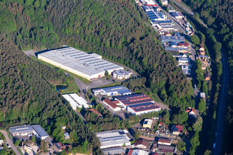 Vue aérienne de Usine Schumacher Packaging GmbH Hauenstein à Hauenstein dans le département Rhénanie-Palatinat, Allemagne