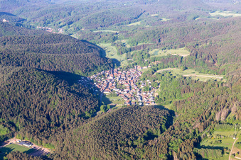 Vue oblique de Vorderweidenthal dans le département Rhénanie-Palatinat, Allemagne
