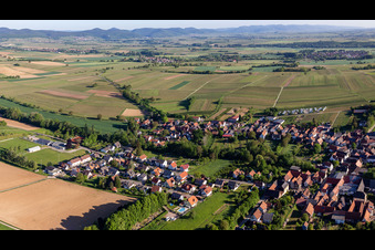 Vue oblique de Vue du village depuis le sud à Dierbach dans le département Rhénanie-Palatinat, Allemagne