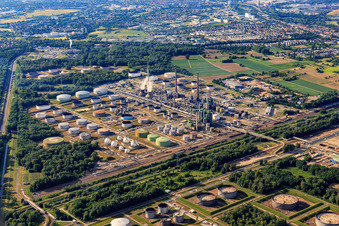 Photographie aérienne de MiRO, Raffinerie d'huile minérale du Rhin supérieur Karlsruhe à le quartier Knielingen in Karlsruhe dans le département Bade-Wurtemberg, Allemagne