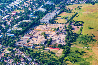 Vue aérienne de Rue Erzberger à le quartier Nordstadt in Karlsruhe dans le département Bade-Wurtemberg, Allemagne