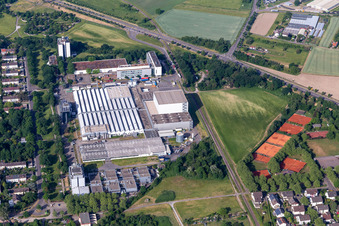 L'ORÉAL Production Germany GmbH & Co. KG à le quartier Nordweststadt in Karlsruhe dans le département Bade-Wurtemberg, Allemagne d'en haut