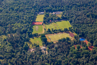 Vue aérienne de SpVgg Olympia-Hertha DJK Karlsruhe-Ost 1921 eV à le quartier Oststadt in Karlsruhe dans le département Bade-Wurtemberg, Allemagne