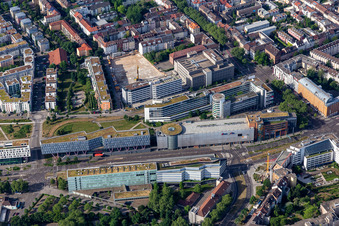 Vue aérienne de Centre d'enregistrement PSD Bank Karlsruhe-Neustadt eG, LBBW Landesbank Baden-Württemberg (Karlsruhe) à le quartier Südstadt in Karlsruhe dans le département Bade-Wurtemberg, Allemagne