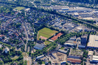 Vue aérienne de Club de gymnastique et de sport Karlsruhe Rintheim 1896 eV à le quartier Rintheim in Karlsruhe dans le département Bade-Wurtemberg, Allemagne