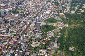 Vue aérienne de Cercle à le quartier Innenstadt-West in Karlsruhe dans le département Bade-Wurtemberg, Allemagne