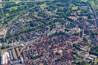 Vue aérienne de Vieille ville historique à le quartier Durlach in Karlsruhe dans le département Bade-Wurtemberg, Allemagne