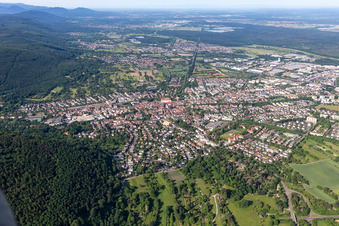 Vue aérienne de Ettlingen dans le département Bade-Wurtemberg, Allemagne