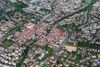 Vue oblique de Ettlingen dans le département Bade-Wurtemberg, Allemagne