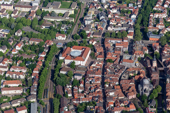 Vue aérienne de Château Ettlingen à Ettlingen dans le département Bade-Wurtemberg, Allemagne