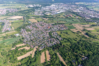 Vue aérienne de Quartier Ettlingenweier in Ettlingen dans le département Bade-Wurtemberg, Allemagne