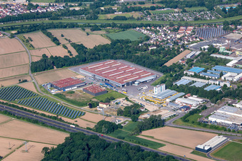Vue aérienne de Brose Rastatt - Pièces de véhicules Brose, usine Mercedes-Benz Kuppenheim à Kuppenheim dans le département Bade-Wurtemberg, Allemagne