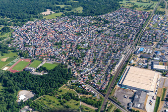 Vue aérienne de Ötigheim dans le département Bade-Wurtemberg, Allemagne