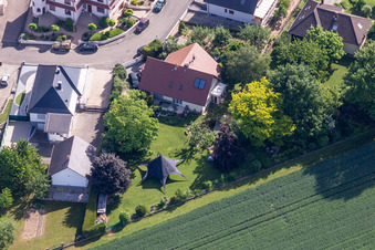 Vue aérienne de Rue des Violettes à Schleithal dans le département Bas Rhin, France