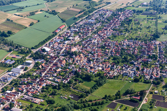 Steinfeld dans le département Rhénanie-Palatinat, Allemagne d'un drone