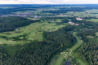 Le Country Club Schloss Langenstein - Le parcours de golf au bord du lac de Constance à le quartier Orsingen in Orsingen-Nenzingen dans le département Bade-Wurtemberg, Allemagne vue d'en haut