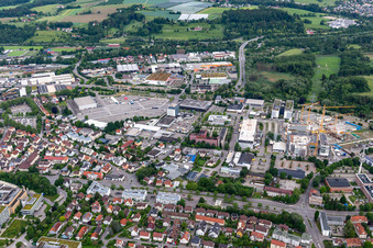 Vue aérienne de Patinoire Ravensburg - CHG Arena Robert Bosch Power Tools GmbH (anciennement Hawera) Vetter Pharma Fertigung GmbH & Co. KG à Ravensburg dans le département Bade-Wurtemberg, Allemagne