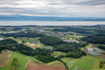 Vue aérienne de Fischbach à le quartier Manzell in Friedrichshafen dans le département Bade-Wurtemberg, Allemagne