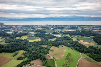 Vue aérienne de Panorama du lac de Constance depuis Friedrichshafen à le quartier Windhag in Friedrichshafen dans le département Bade-Wurtemberg, Allemagne