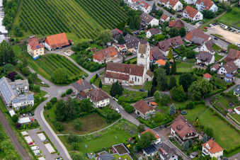 Vue aérienne de Église Saint-Georges à Bermatingen dans le département Bade-Wurtemberg, Allemagne