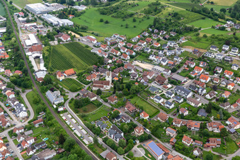 Vue aérienne de Église Saint-Georges à Bermatingen dans le département Bade-Wurtemberg, Allemagne