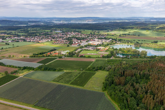 Vue aérienne de Au lac du château à le quartier Mimmenhausen in Salem dans le département Bade-Wurtemberg, Allemagne