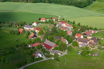 Vue aérienne de Alberweiler à le quartier Herdwangen in Herdwangen-Schönach dans le département Bade-Wurtemberg, Allemagne