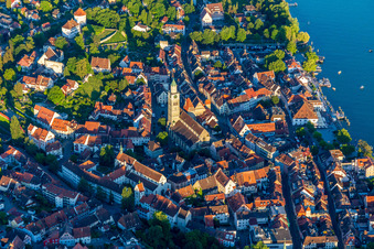 Vue aérienne de Cathédrale Saint-Nicolas à Überlingen dans le département Bade-Wurtemberg, Allemagne