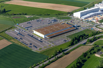 Vue aérienne de Parc industriel du nord du lac de Constance avec Amazon DBW8 à Leitishofen à Meßkirch dans le département Bade-Wurtemberg, Allemagne