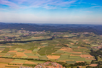Vue aérienne de Panorama du Palatinat du Sud Horbachtal à Steinweiler dans le département Rhénanie-Palatinat, Allemagne