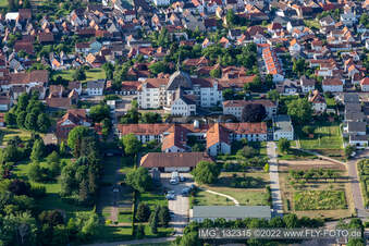Vue aérienne de Abbaye Saint-Paul de Herxheim à Herxheim bei Landau dans le département Rhénanie-Palatinat, Allemagne